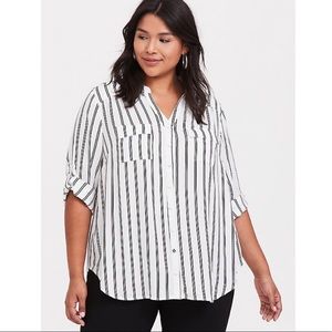 TORRID MADISON STRIPE GEORGETTE BUTTON FRONT